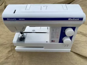 Husqvarna Viking Madison Nähmaschine mit Pedal - Bild 1 von 7