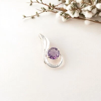 Colgante mínimo de plata de ley 925 con piedras preciosas de amatista africana joyería de 1" para mamá Foto 1 de 4