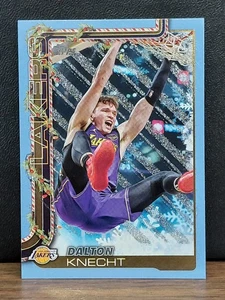 Baloncesto navideño Topps 2025-26 azul claro brillo Dalton Knecht Lakers #H122 - Imagen 1 de 2