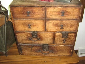 GREAT early 7 DRAWER APOTHECARY or SPICE CHEST IN ORIGINAL SURFACE - Picture 1 of 10