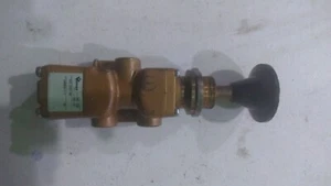 Versa VSI-3301 Pneumatic Three Way Directional Valve 200Vac - Picture 1 of 4