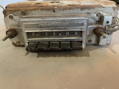 1965 Oldsmobile Cutlass F85 Vista Cruiser AM Dash Radio Unit 442 1964 OEM Trim - Imagem 1 de 4