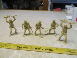 Set VTG US Brown Army Men Figures Tim-mee Toys Marx MPC Toy 4" Tan Combat Troops - Picture 1 of 5