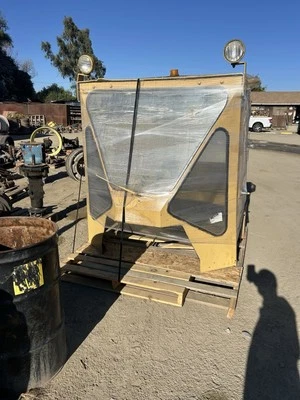 C A T  950 Wheel Loader Cabin - Image 1 of 3
