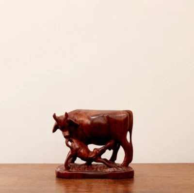 牛和小牛雕像戈马塔木制手工艺品雕塑复古室内装饰 — 第 1/4 张图片