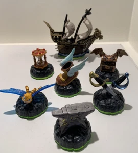 Lote de 7 Skylanders Spyro's Adventure Set de Accesorios, Barco Pirata, Reloj de Arena etc. - Imagen 1 de 5