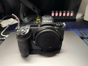 Nikon Z6 Body Only Shutter Count 23331 - Picture 1 of 9