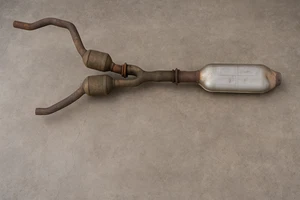 Mercedes C230 C280 C320 OEM Exhaust Dual Catalytic Converter – Needs Repair - Picture 1 of 4
