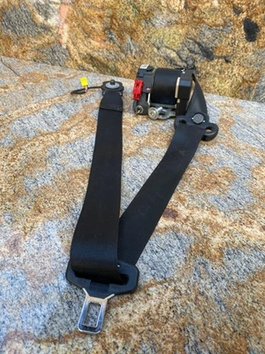 Retractor de cinturón de seguridad de pasajero Smart Fortwo 2008-2015 OEM A4518603185 Foto 1 de 4