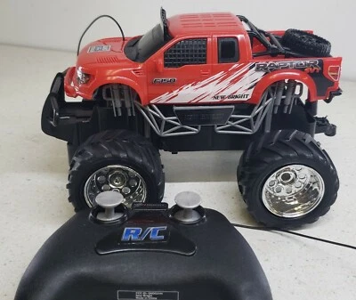 Fast Lane Stunt Series Mini-Stunt Buggy New Bright Raptor F150 Remote Control - Image 1 of 4