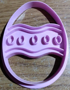 Wilton Vintage Plastic Cookie / Fondant Cutter - Easter Egg Child Party - Picture 1 of 2