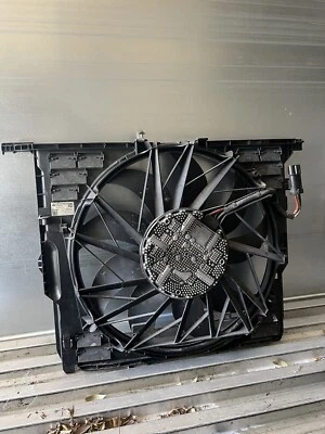 BMW 550 650 750LI 2009-2015 ventilador de refrigeración 17117575258 OEM Foto 1 de 4