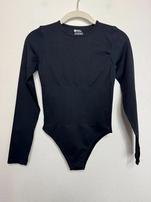 Body de manga larga pequeño moldeador negro cuello redondo acanalado ajustado elástico a presión Foto 1 de 4