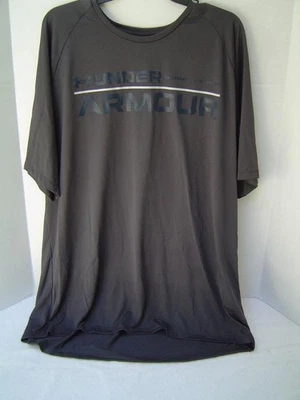 НОВЫЕ МУЖСКИЕ ПОД ARMOUR ТЕМНО СЕРЫЙ СВОБОДНОГО КРОЯ TECH РУБАШКА С СИНИЙ WORDMARK РАЗМЕР XL - Изображение 1 из 4