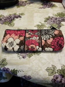 VERA BRADLEY COSMETIC FLOWERED BAG - Picture 1 of 6
