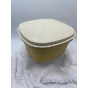 Vintage Tupperware Colander Strainer Bowl and Lid Classic Harvest Gold - Picture 1 of 6