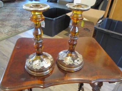 Викторианские подсвечники из янтарного стекла и серебра высшей пробы с тиснением ~ пара винтажные - Изображение 1 из 3