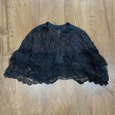 19 世纪末 20 世纪初古董黑色花边亮片披肩耸肩裹巾  — 第 1/4 张图片