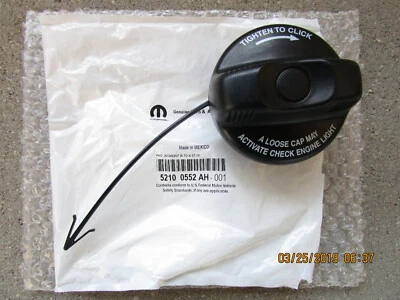 02 Jeep Wrangler SE X SPORT SAHARA TAPA DE LLENADO DEL TANQUE DE GASOLINA CON CORREA FABRICANTE DE EQUIPOS ORIGINALES NUEVO Foto 1 de 2