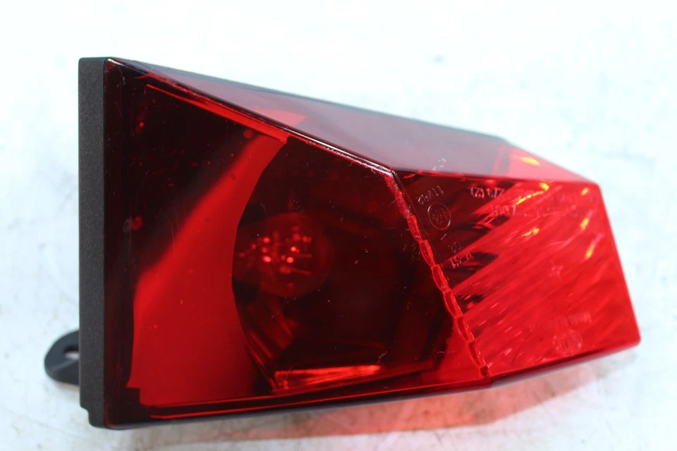 10-15 SKI-DOO GRAND TOURING 1200 OEM LUZ DE FRENO TRASERA DERECHA 515176849 Foto 1 de 4