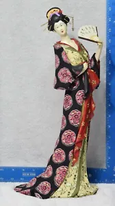 Graziosa bellissima statuina ragazza geisha ventaglio kimono dipinto a mano 15" panno resina - Foto 1 di 8