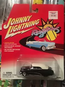 Johnny Lightning 1:64 Die cast Ragtops '51 Mercury Convertible in Black 1951 - Picture 1 of 2