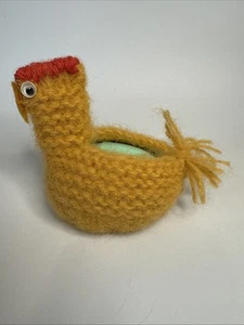 Knitted Chicken Egg Cozy Tan & Red W/Googly Eyes Easter Decor/Gift - Imagen 1 de 5