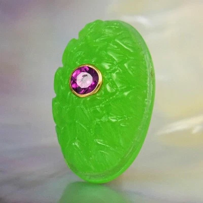 4,50 g tallado cabujón de calcedonia verde loto e incrustación de piedras preciosas de rodolita 24x14 mm Foto 1 de 4