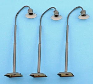 Plasticart Rohrmastlampe einarmig H0 (3 Stück) DDR - Picture 1 of 2