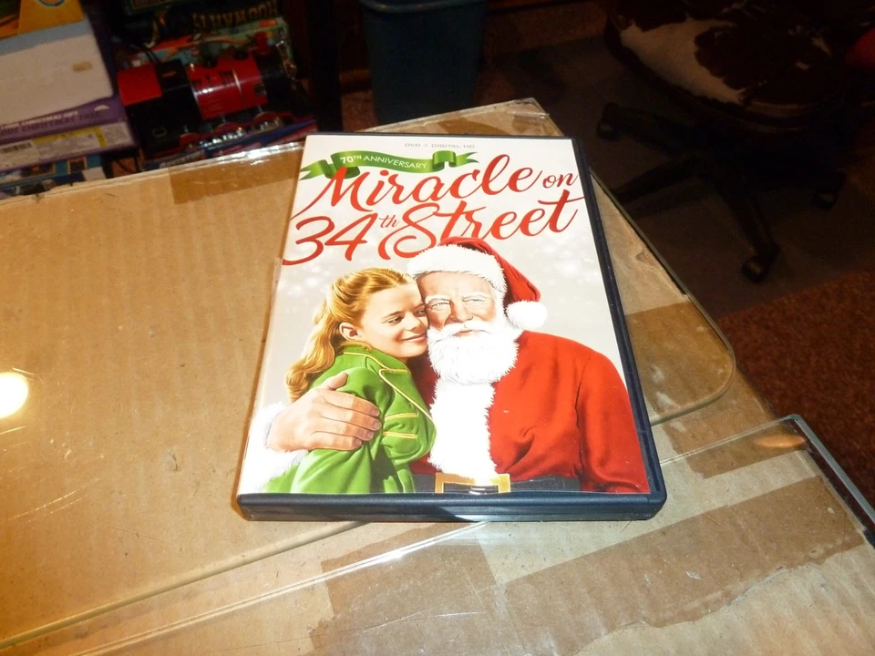 Miracle on 34th Street (DVD, 70th Anniversary, 1947, - Image 1 of 1