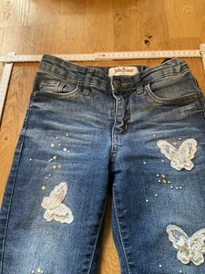 dunkelblaue John Baner Jeans mit weißen Schmetterlingen und Perlen Gr. 146 - Bild 1 von 8