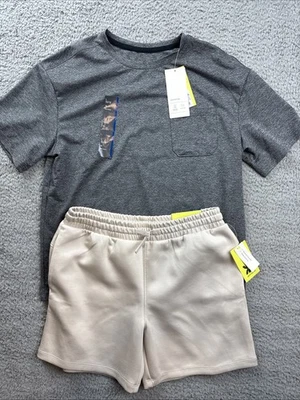 All in Motion Boys Large 10/12 Short Sleeve Athletic T-Shirt & Shorts Outfit - Immagine 1 di 4