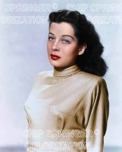 GAIL RUSSELL (GOLDKLEID) IN SONG OF INDIA ATEMBERAUBENDES FARBFOTO VON CHIP SPRINGER - Bild 1 von 1