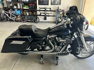 2010 Harley-Davidson Touring - Picture 1 of 10