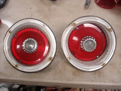 Par de luces traseras Ford Falcon y Ranchero 1964-1965 usadas completas FoMoCo Foto 1 de 4