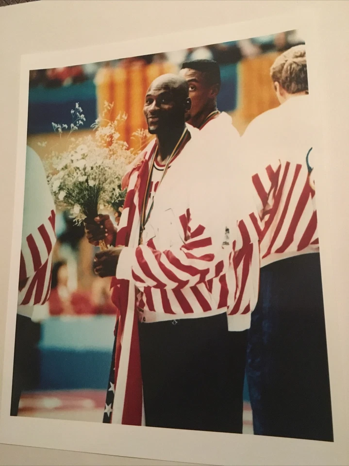 Larry Bird, Michael Jordan, and Pippen -1992 USA Dream Team, цветное фото 8x10 - Изображение 1 из 1