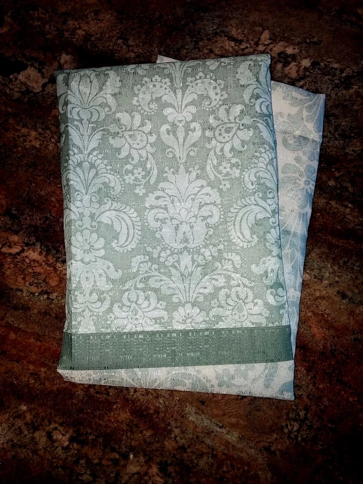 Тканевая занавеска для душа Bacova Palazzo с цветочным узором пейсли зеленая 70x72"" - Изображение 1 из 4