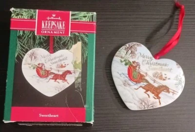 Украшение Hallmark Keepsake Sweetheart 1991 Фарфоровое Сердце Санирайд Лошадь - Изображение 1 из 4