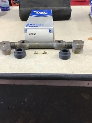 Kit de eje de brazo de control de suspensión marca Silver K6098 Foto 1 de 2