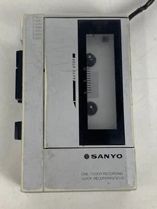 Vintage SANYO M-1010 Stereo Cassette Player Walkman - Picture 1 of 12
