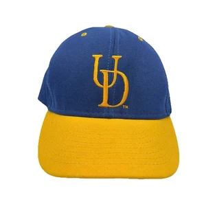 TOURNAMENT HEADWEAR Universidad de Delaware Sombrero Ajustado Azul Gallinas 7 1/4 Azul Dorado - Imagen 1 de 11