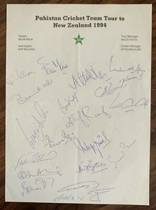 BRILLIANTPAKISTAN HAND SIGNED CRICKET 1994 NEW ZEALND TOUR GREAT AUTOGRAPH SHEET - Imagen 1 de 1