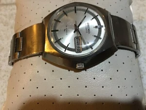 Reloj Automático Seiko Día Fecha, Esfera Plateada (7006-7180, Vintage) - HY en caja - Imagen 1 de 12