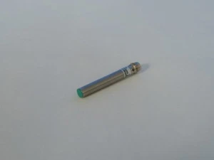 Baumer Electric IFRM 06P3701/S35L Proximity Switch - Picture 1 of 3