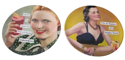 2 件套 Anne Taintor 复古鸡尾酒小时三聚氰胺盘子 Happy Hour 7.5 — 第 1/4 张图片