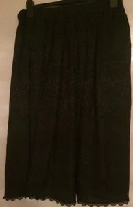 VINTAGE BLACK FLOATY SKIRT LEAF PATTERN FULLY LINED 36” Waist - Picture 1 of 4