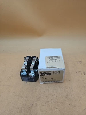Relé de potencia Dayton 5X847E. 120VAC. 30 amperios Foto 1 de 4