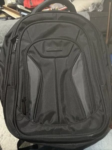 Mochila Perry Ellis $120 negra para computadora portátil M150 - Imagen 1 de 4