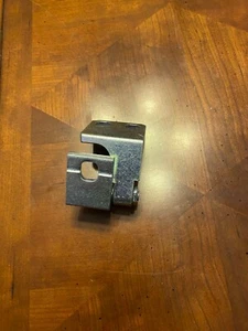 2014-2019 JEEP CHEROKEE REAR LEFT SIDE DOOR LOWER HINGE OE NEW MOPAR 68140737AB - Bild 1 von 2