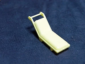 Plasticville Playground Yellow Lounge Chair O-S Scale - Picture 1 of 1